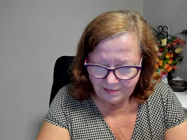 flirty-adele live cam on BongaCams
