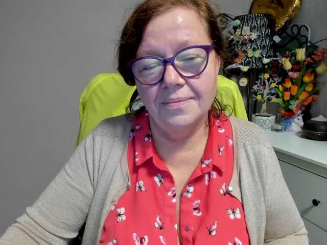 flirty-adele live cam on BongaCams