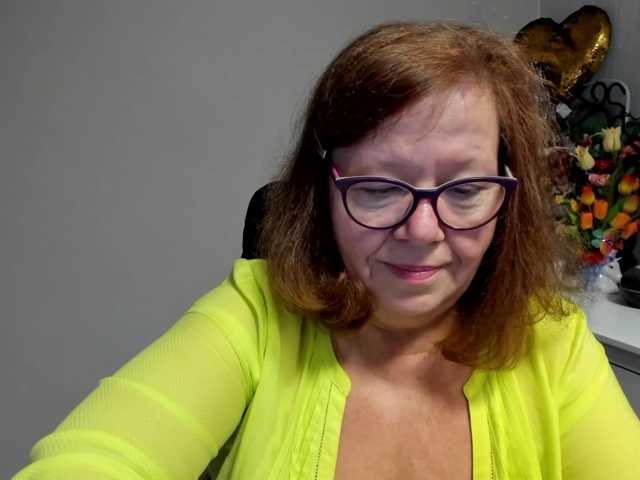 flirty-adele live cam on BongaCams
