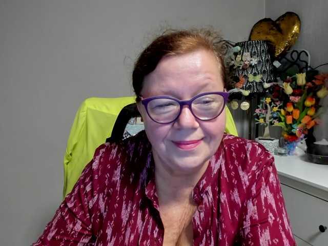 flirty-adele live cam preview