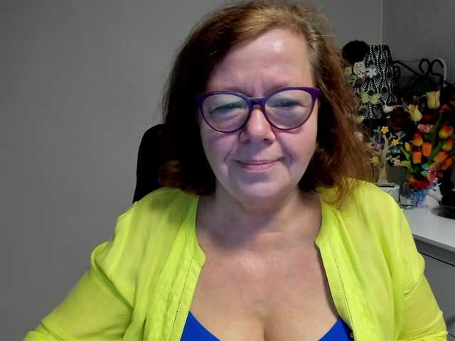 flirty-adele live cam preview