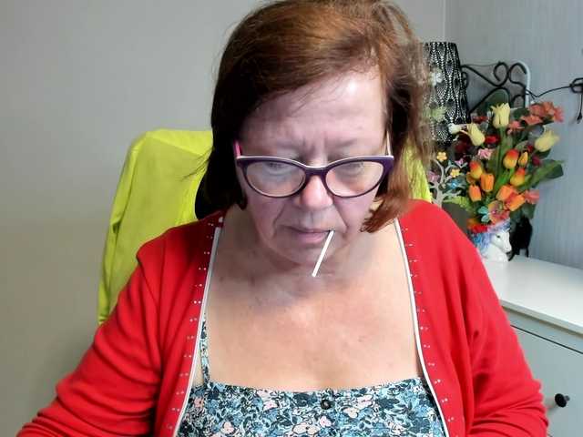 flirty-adele live cam on BongaCams