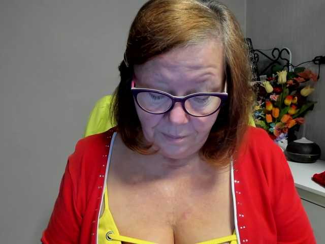 flirty-adele live cam on BongaCams