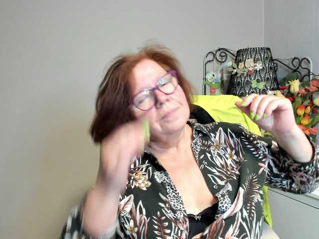 flirty-adele