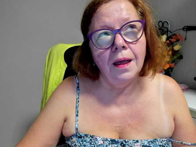 flirty-adele live cam on BongaCams