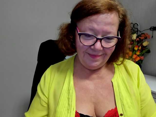 flirty-adele live webcam show