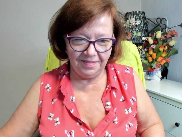 flirty-adele live cam on BongaCams