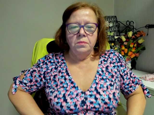 flirty-adele live webcam show