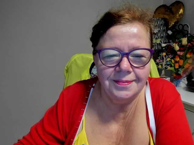 flirty-adele live cam on BongaCams