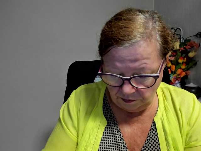 flirty-adele live cam on BongaCams
