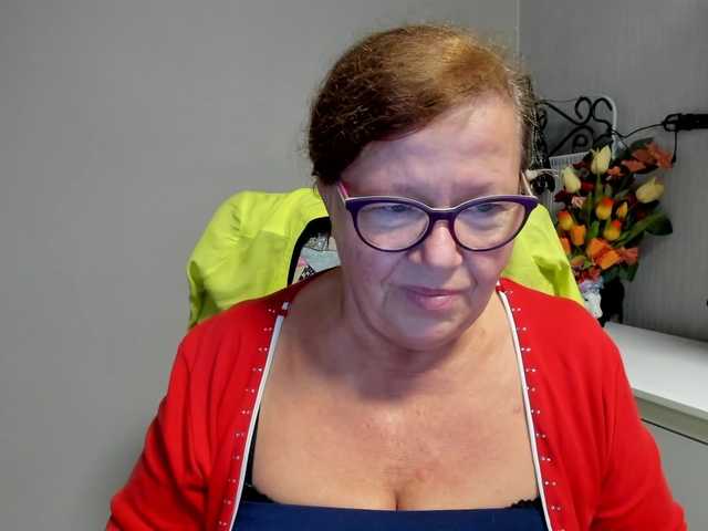 flirty-adele live cam on BongaCams