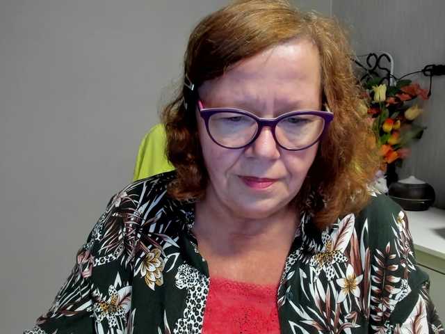 flirty-adele live cam on BongaCams