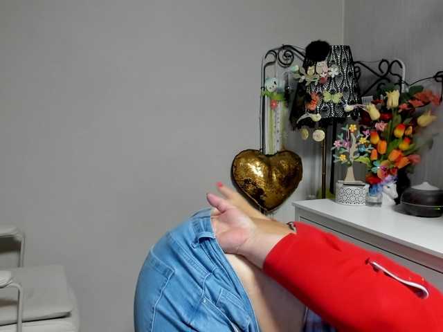 flirty-adele live cam on BongaCams