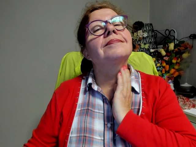 flirty-adele live cam on BongaCams