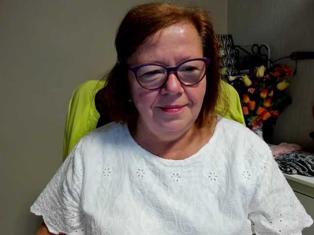 flirty-adele live cam on BongaCams