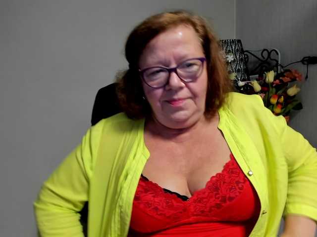 flirty-adele live webcam show