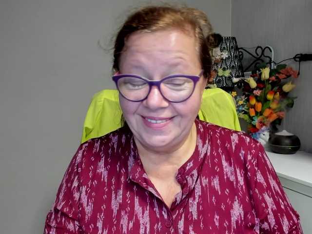 flirty-adele live cam preview