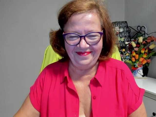 flirty-adele live cam on UnifiedCams