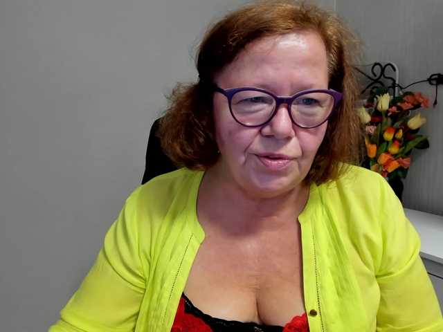 flirty-adele live webcam show