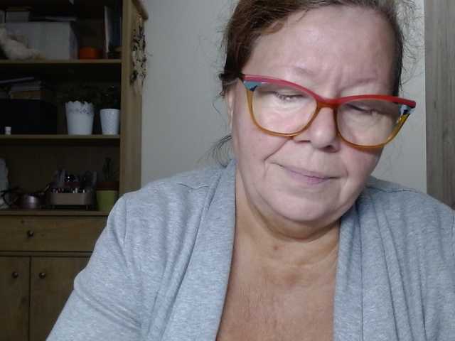 flirty-adele live cam on BongaCams