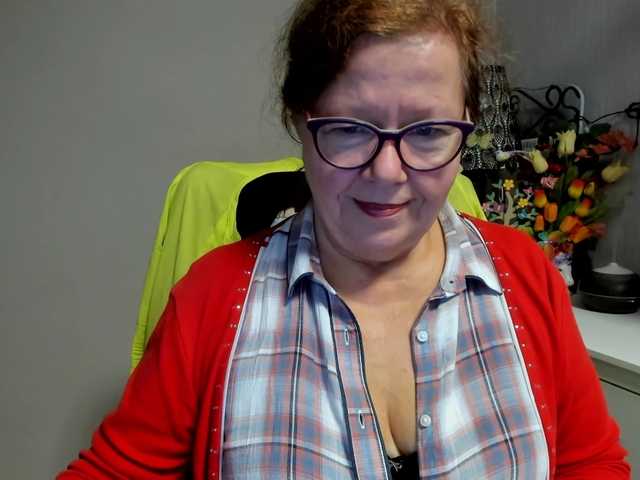flirty-adele live cam preview