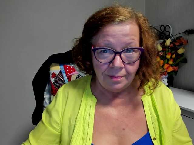 flirty-adele live cam on BongaCams