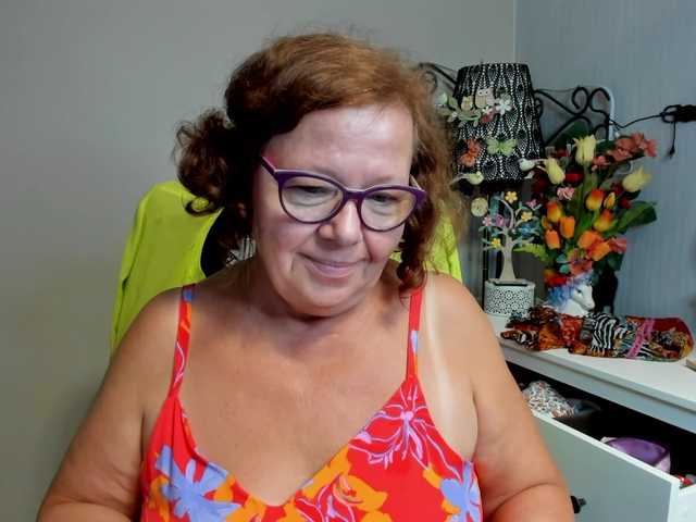 flirty-adele cam belle