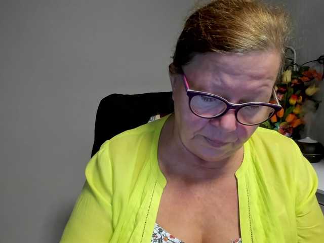 flirty-adele live cam on BongaCams