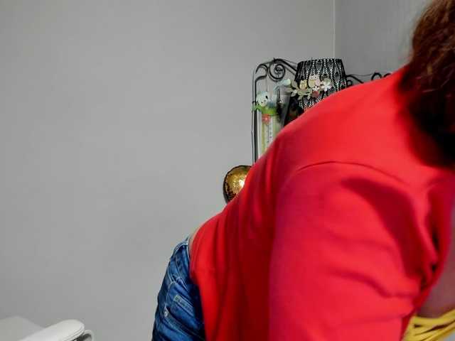 flirty-adele live cam on BongaCams