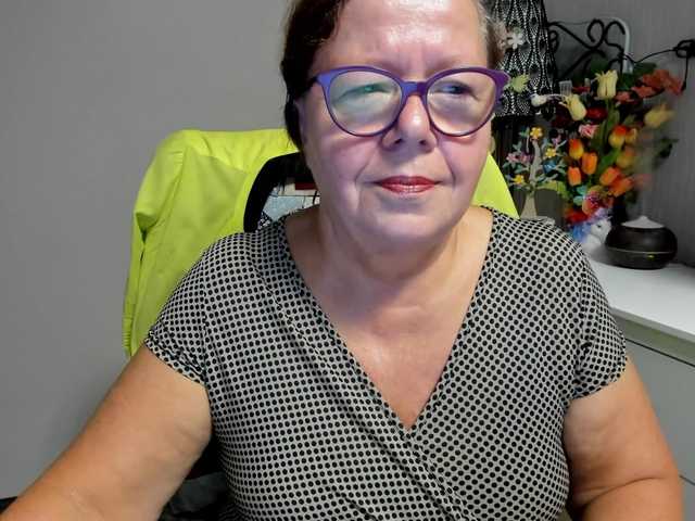 flirty-adele live cam on BongaCams