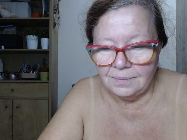 flirty-adele live cam on BongaCams