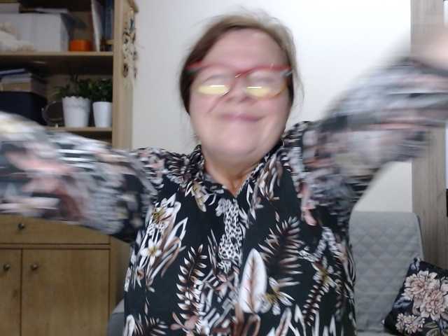 flirty-adele
