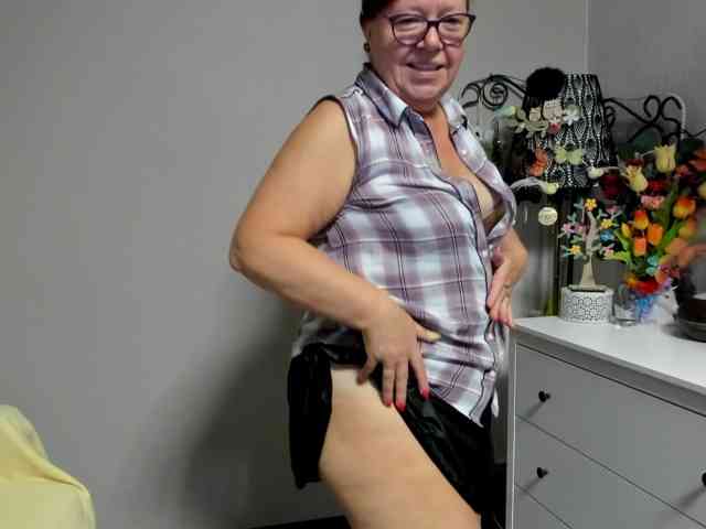 flirty-adele webcam