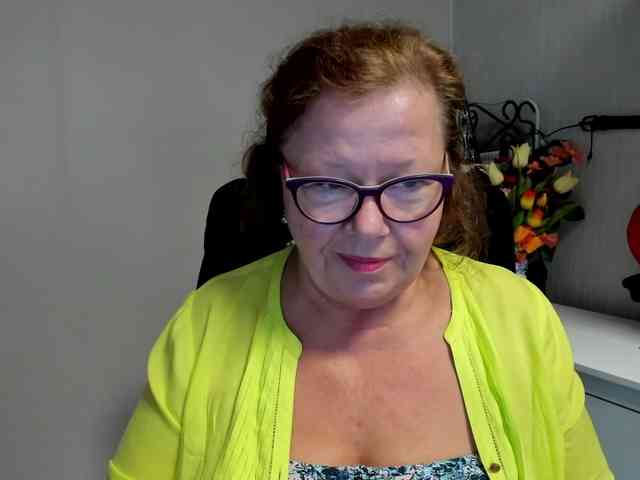flirty-adele Live Webcam on BongaCams