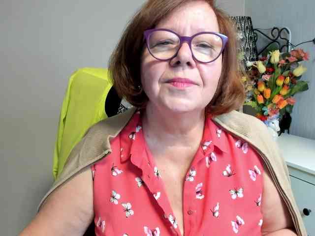 flirty-adele webcam