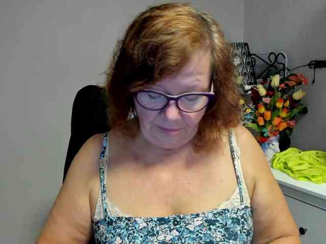 flirty-adele webcam