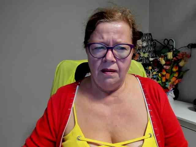 flirty-adele webcam