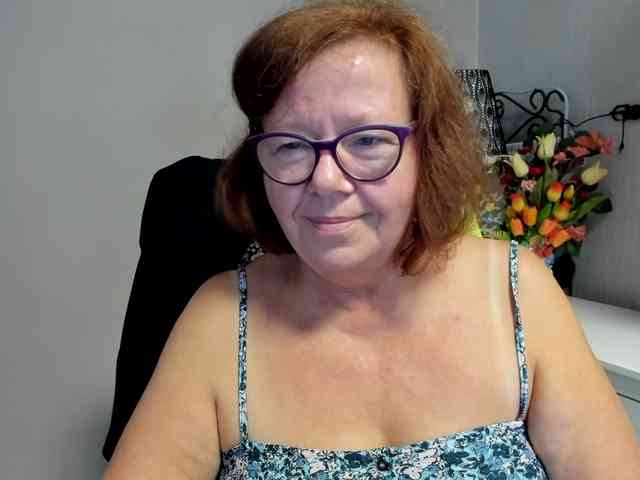 flirty-adele webcam