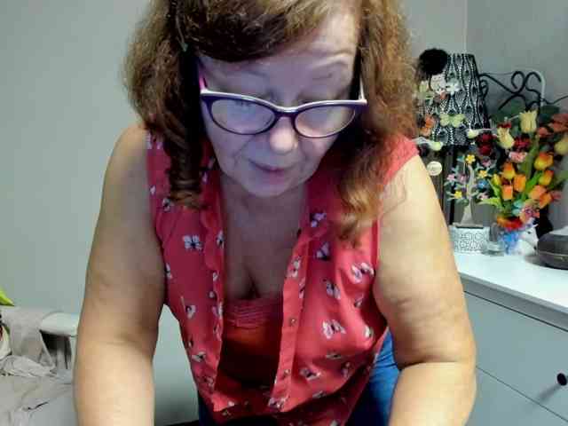 flirty-adele webcam