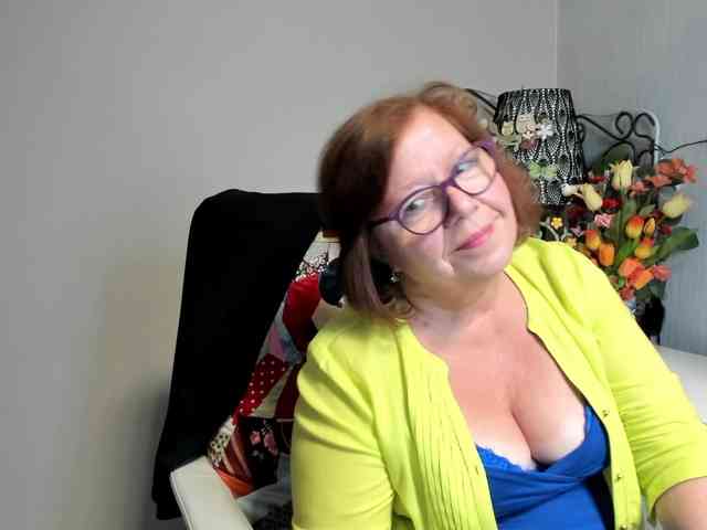 flirty-adele webcam
