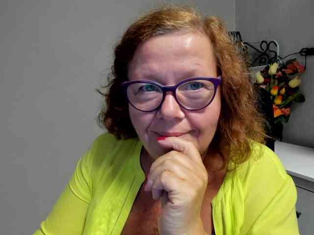 flirty-adele webcam
