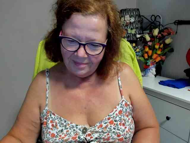 flirty-adele webcam