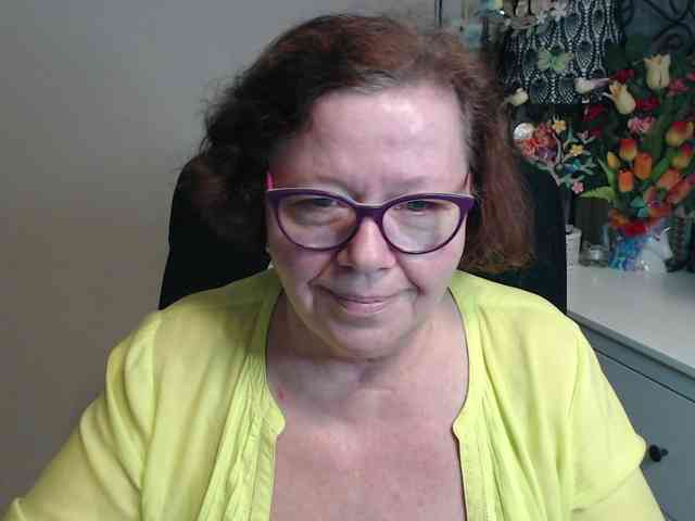 flirty-adele webcam