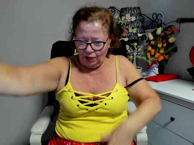 flirty-adele webcam