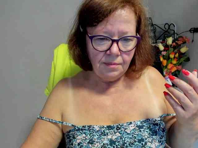 flirty-adele webcam