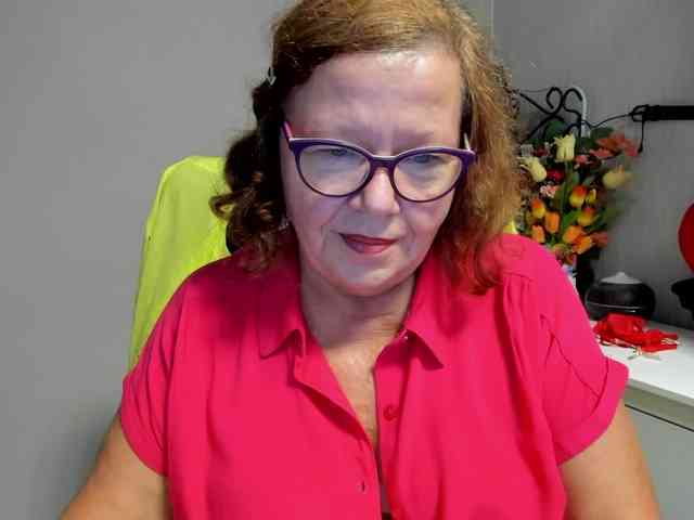flirty-adele webcam