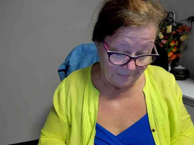 flirty-adele webcam