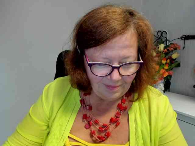 flirty-adele webcam