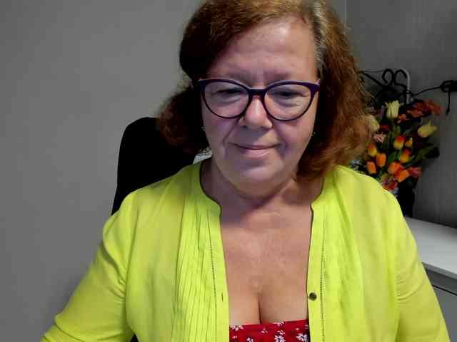 flirty-adele webcam