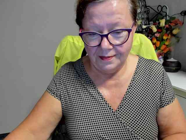 flirty-adele webcam